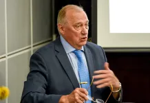 Евгений Ворсин назвал имена четырех знаковых игроков белорусского хоккея Евгений Ворсин назвал имена четырех знаковых игроков белорусского хоккея