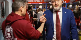 Николай Заварухин продлил контракт с «Автомобилистом» до 2026 года