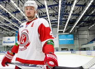Видео: Экс-игрок НХЛ Ник Тарнаски стал участником драки на гольф-площадке Видео: Экс-игрок НХЛ Ник Тарнаски стал участником драки на гольф-площадке