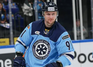 «Сибирь» расторгла контракт с Максимом Карповым «Сибирь» расторгла контракт с Максимом Карповым