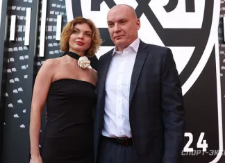 Жена Андрея Разина столкнулась с трудностями при возвращении из Минска Жена Андрея Разина столкнулась с трудностями при возвращении из Минска