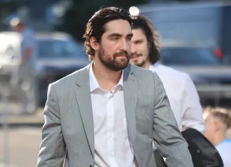 Видео: Российский форвард «Барыса» Галимов получил матч-штраф за неприличный жест в адрес игрока минского «Динамо» Видео: Российский форвард «Барыса» Галимов получил матч-штраф за неприличный жест в адрес игрока минского «Динамо»