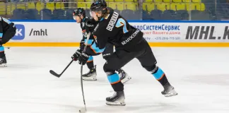 «Динамо-Шинник» упустил преимущество в две шайбы, но все равно вырвал победу у действующего чемпиона МХЛ «Динамо-Шинник» упустил преимущество в две шайбы, но все равно вырвал победу у действующего чемпиона МХЛ